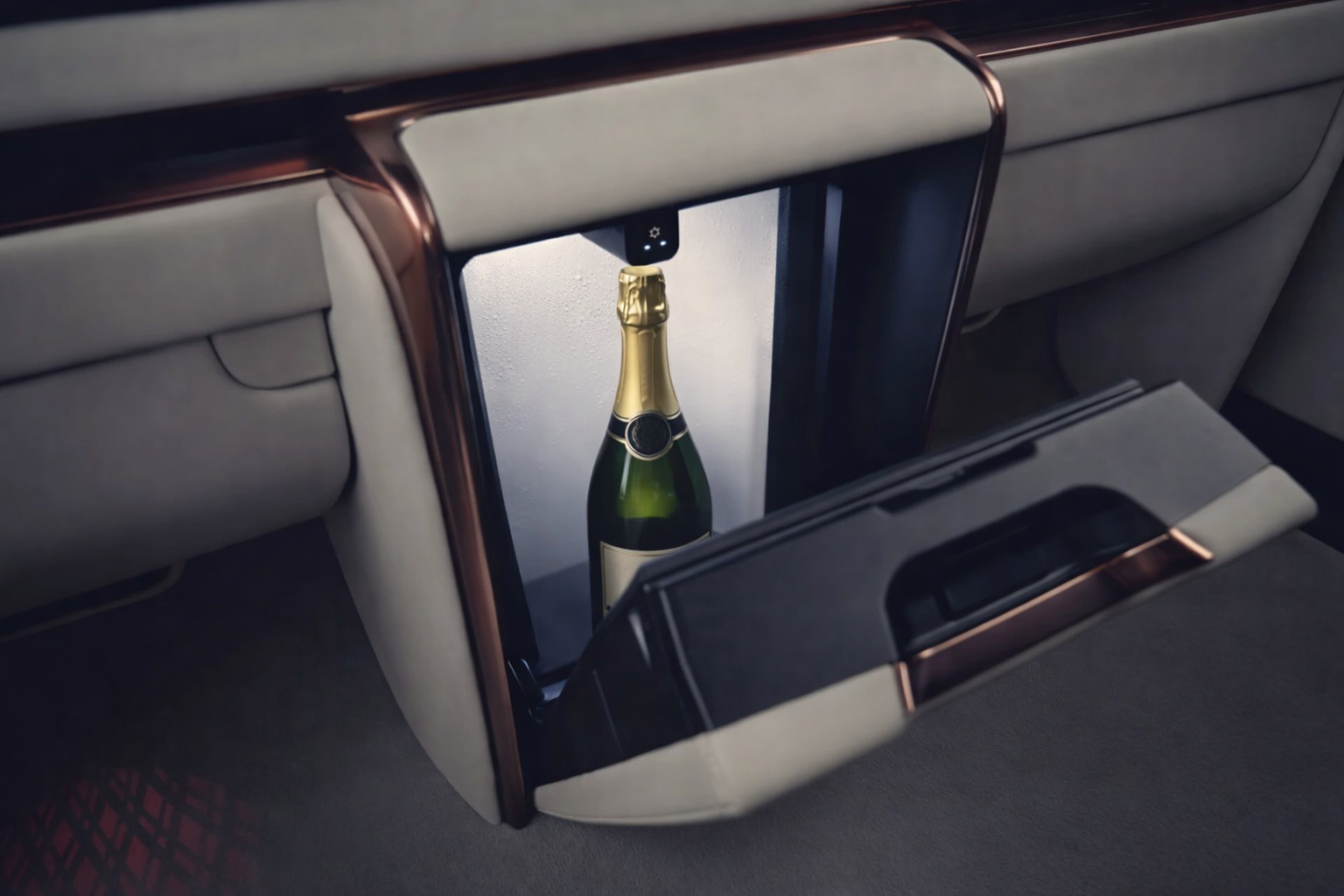 Lexus LM500h fridge and luxury features